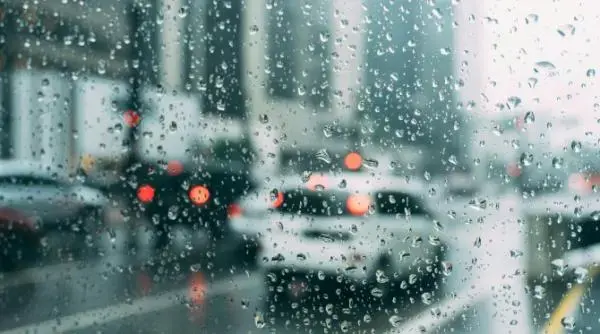 Furtuna din București a provocat mai multe incidente