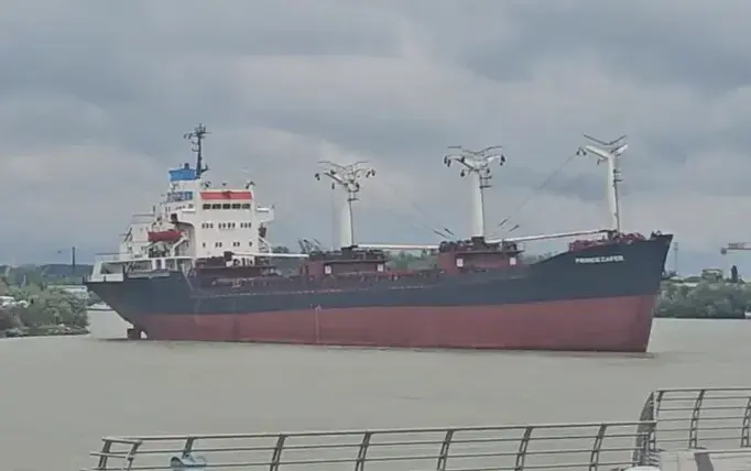 Incident maritim la Tulcea: vas sub pavilion Panama lovește pontonul