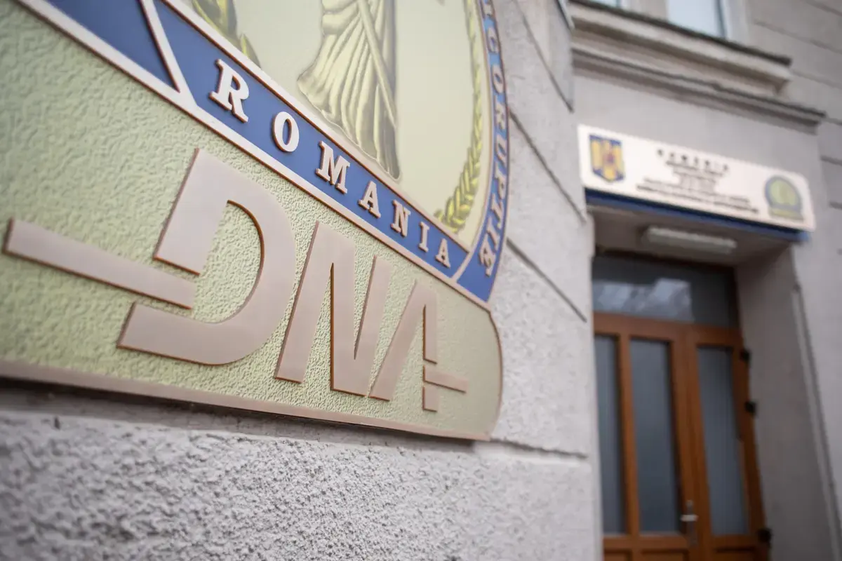 Șase reținute pentru evaziune fiscală de peste 50 de milioane de lei