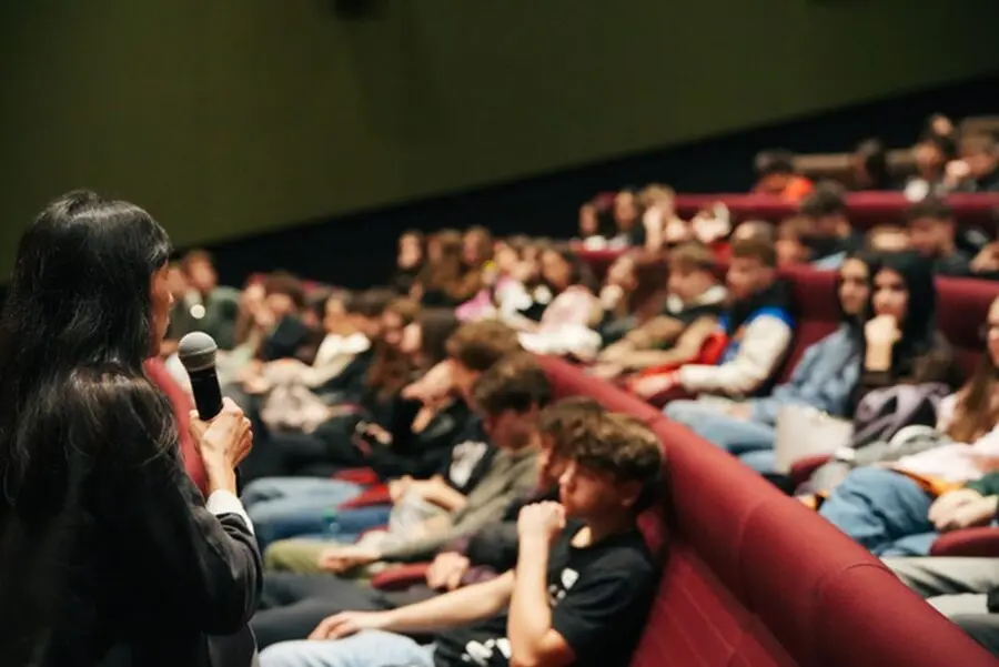 Astra Film Junior 2026: Elevii Descoperă Filme Documentare și Debatează pe Scenă