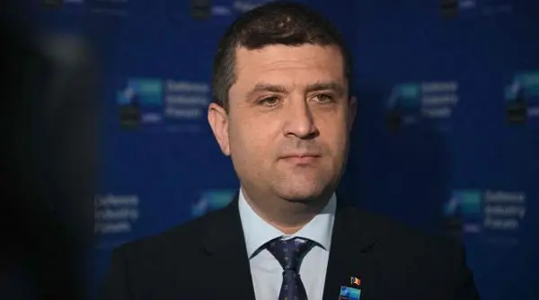 Ministerul Transporturilor reduce la jumătate perioada minimă de serviciu pe mare