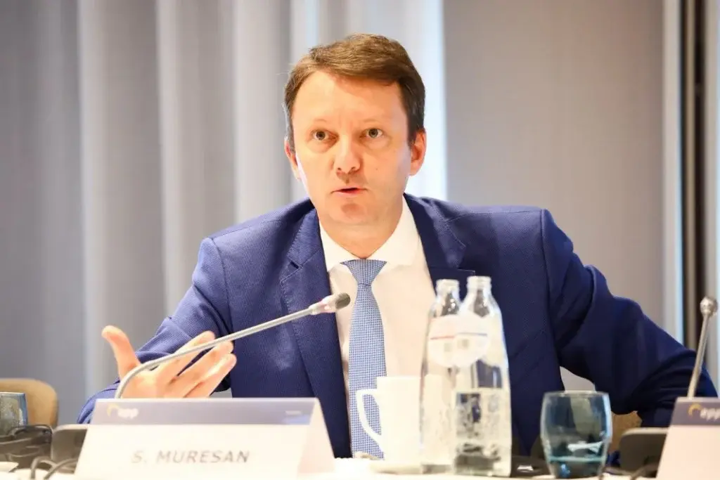 Nicușor Dan semnează decretul pentru Siegfried Mureșan, premierul are 10 zile pentru 233 de voturi