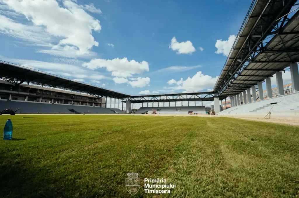 Stadionul Eroilor Timișoarei: montarea gazonului a început, arena va fi gata până în 2026
